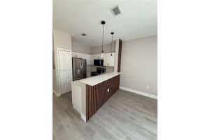 17800 NW 73rd Ave Apt 209-21, Hialeah, FL 33015, Sold 05/02/25