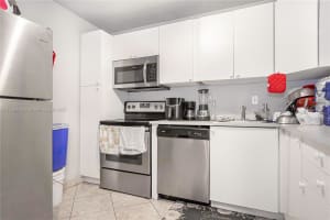 941 NW 45th St Apartment 7, Pompano Beach, FL 33064, - MLS#A11759983