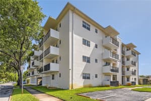 1855 Plunkett St 406, Hollywood