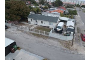 685 SE 8th Ct, Hialeah, FL 33010, Sold 04/30/25