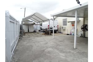 685 SE 8th Ct, Hialeah, FL 33010, Sold 04/30/25