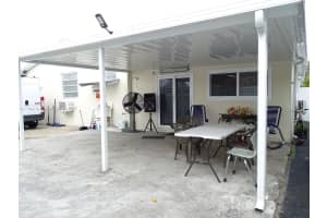 685 SE 8th Ct, Hialeah, FL 33010, Sold 04/30/25