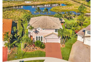 608 SW 168th Ln, Pembroke Pines, FL 33027, Sold 05/22/25