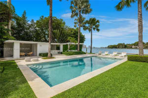 6380 N Bay Rd, Miami Beach, FL 33141 - MLS#A11760536