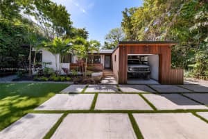 114 Venetian Way, Miami Beach