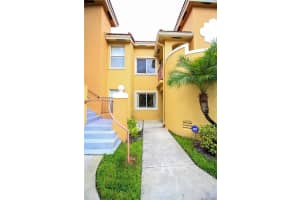 630 Nw 79th Ter 105, Pembroke Pines