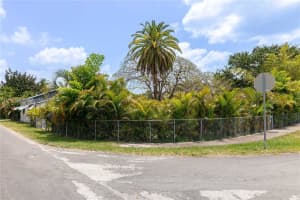 128 SW 5th St, Hallandale Beach, FL 33009, Sold 06/16/25