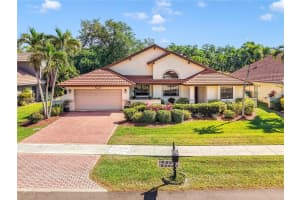 1520 E Oak Knoll Cir, Davie, FL 33324, Sold 09/04/25