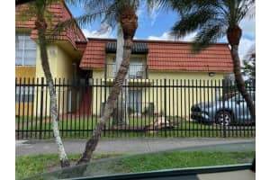 8001 W 6th Ave APT M, Hialeah, FL 33014, - MLS#A11760796