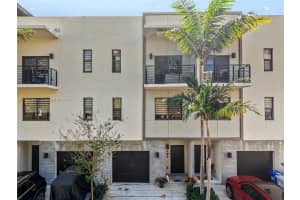 466 SE 1st Cir, Pompano Beach, FL 33060, - MLS#A11760798