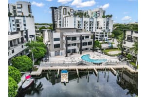 466 SE 1st Cir, Pompano Beach, FL 33060, - MLS#A11760798