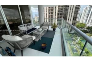 19707 Turnberry Way 18d, Aventura