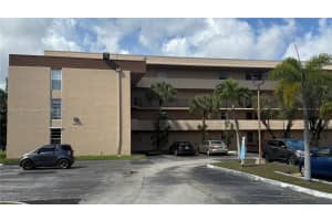 502 NW 87th Ave APT 305, Miami, FL 33172, Sold 06/17/25