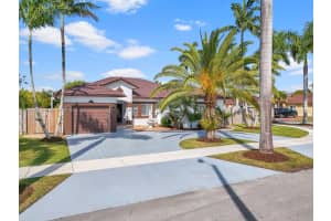 702 SE 14th Ave, Homestead, FL 33033, Sold 04/30/25