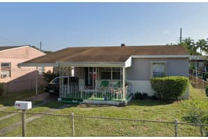 8437 Nw 24th Ct, Miami
