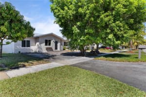 405 SW 73rd Ave, North Lauderdale, FL 33068, - MLS#A11761173