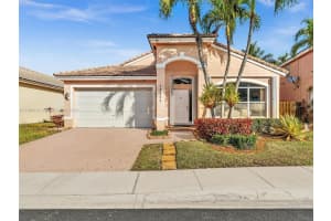 10327 Sw 16th St, Pembroke Pines