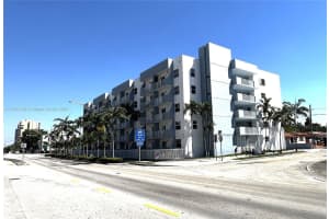 2575 Sw 27th Ave 205, Miami