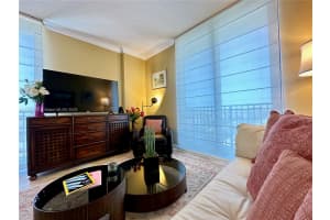 651 Okeechobee Blvd APT 1002, West Palm Beach, FL 33401, - MLS#A11761409