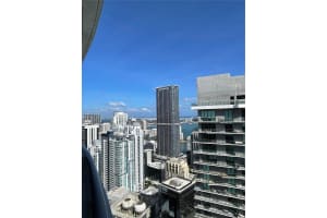 60 Sw 13th St 5214, Miami
