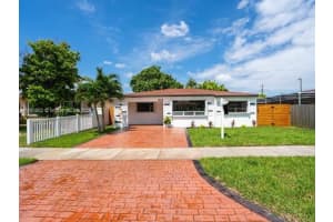 404 Sw 4th Ter, Hallandale Beach