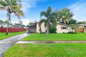 4906 Sw 90th Way, Cooper City