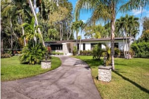 8735 Sw 118th St, Miami