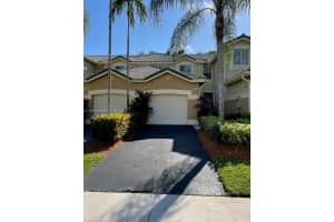 2094 Hacienda Ter 2094, Weston
