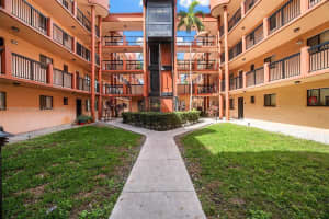 5350 W 21st Ct 104, Hialeah