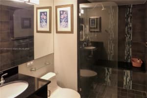 9423 S Hollybrook Lake Dr 108, Pembroke Pines