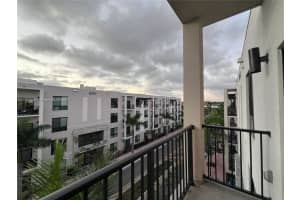 8265 Nw 41st St C-405, Doral