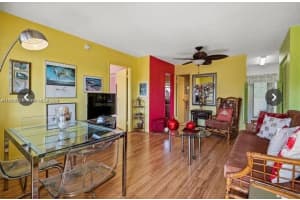 1125 SE 14th Pl APT 21C, Fort Lauderdale, FL 33316, - MLS#A11761822