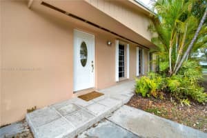 9105 SW 179th St, Palmetto Bay, FL 33157, Sold 05/16/25