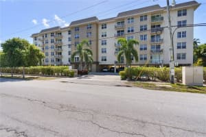 1050 SE 15th St APT 203, Fort Lauderdale, FL 33316, - MLS#A11761917