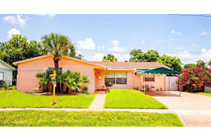 2270 Nw 196th Ter, Miami Gardens