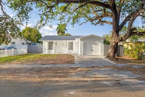 6121 Hayes St, Hollywood, FL 33024, Sold 05/09/25