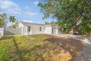 6121 Hayes St, Hollywood, FL 33024, Sold 05/09/25