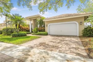2943 Oakbrook Dr, Weston 2943 Oakbrook Dr, Weston