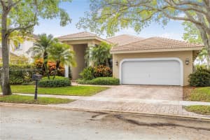 2943 Oakbrook Dr Weston, FL 33332 - MLS#A11762087