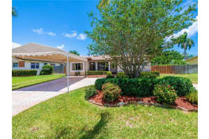 939 Washington St, Hollywood, FL 33019, Sold 08/06/25