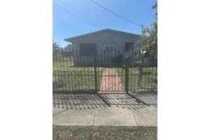3128 Nw 65th St, Miami