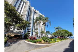 4000 Towerside Ter 302, Miami