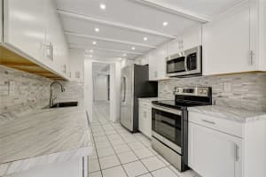 4000 Towerside Terrace APT 302, Miami, FL 33138, - MLS#A11762308