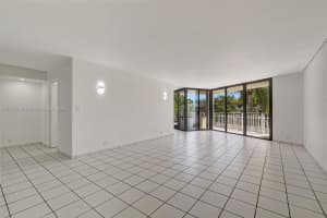4000 Towerside Terrace APT 302, Miami, FL 33138, - MLS#A11762308