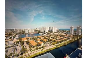 3625 N Country Club Dr 2601, Aventura