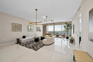 300 Biscayne Blvd Way 3903, Miami