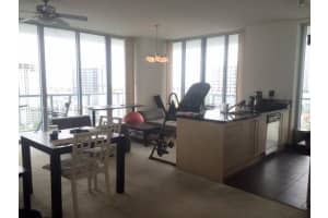 79 SW 12th St Apt 2512-S, Miami, FL 33130, - MLS#A11762496
