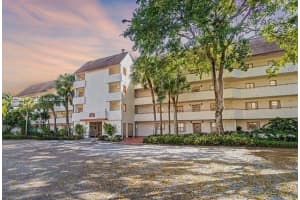 12524 Shoreline Dr 104, Wellington