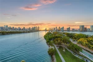 1000 Venetian Way 810, Miami
