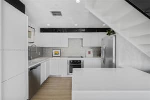 1000 Venetian Way APT 810, Miami Beach, FL 33139, - MLS#A11762536